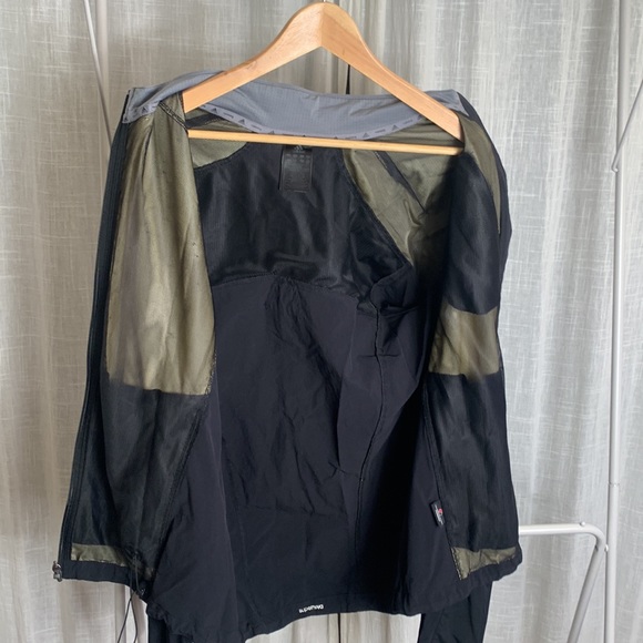 Adidas mens running jacket - Picture 3 of 7